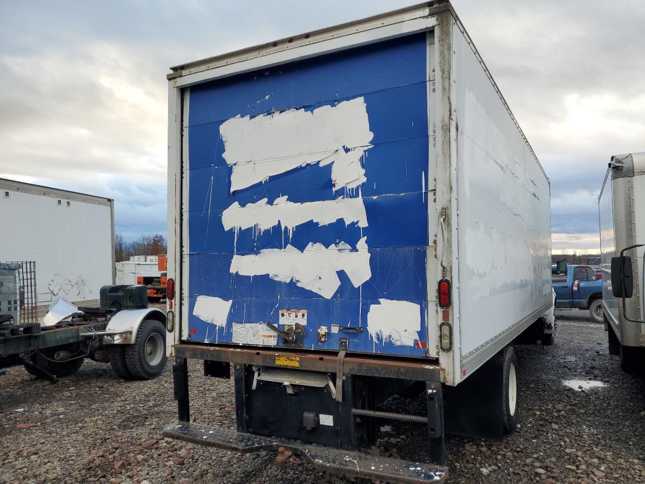 Ford F-750 Super Duty Image 11