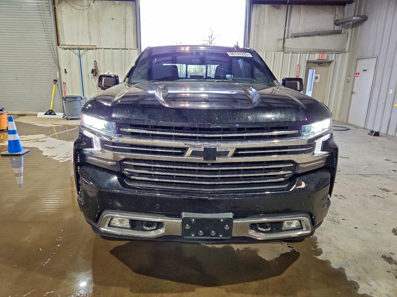 Chevrolet Silverado K1500 High Country Image 2