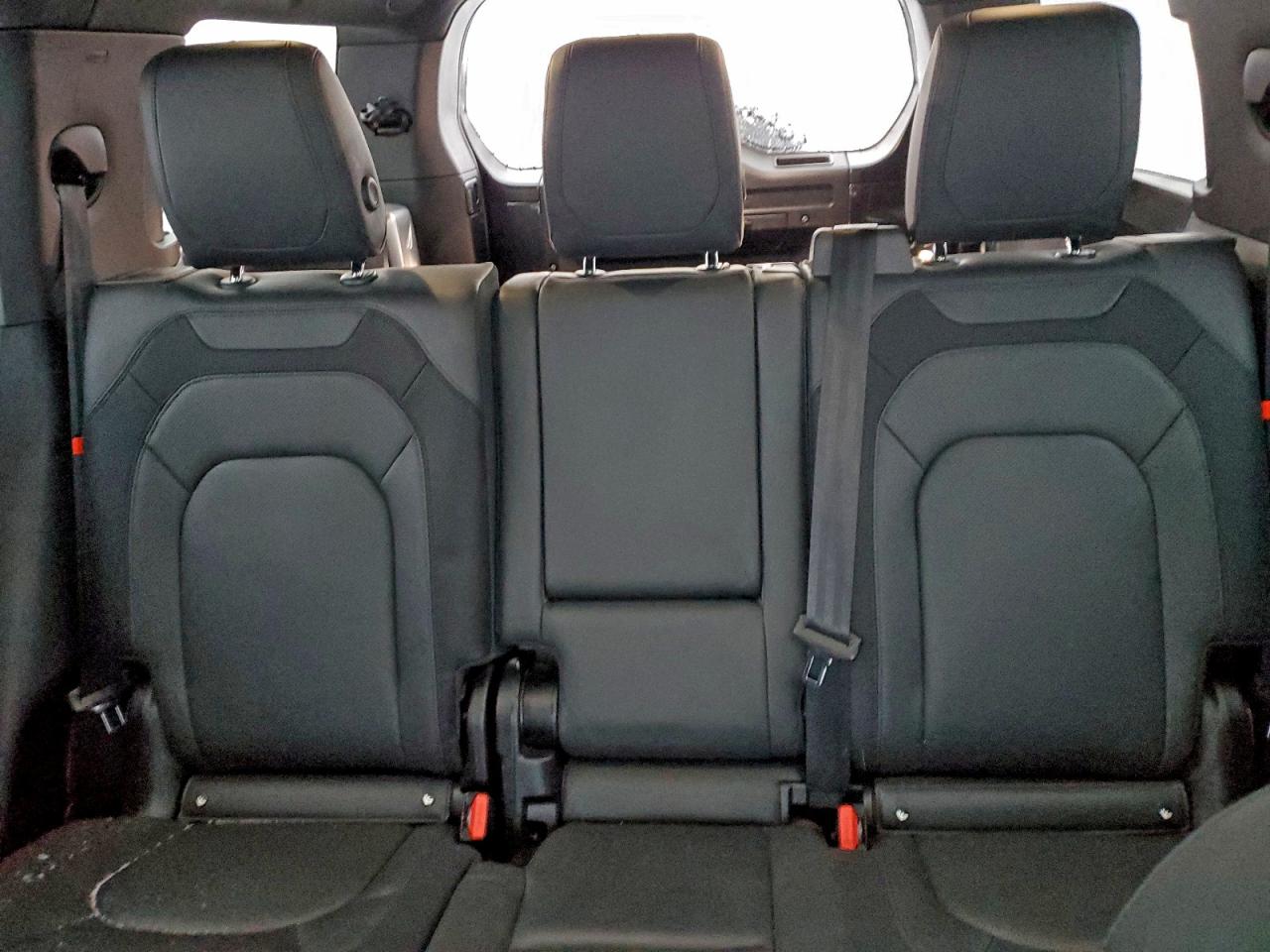 Land Rover Defender 130 X-dynamic Se Image 9