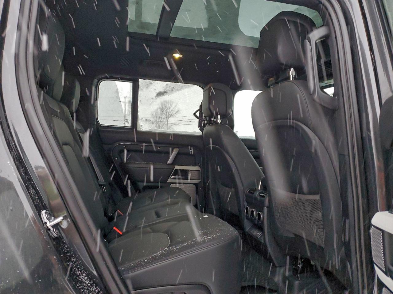 Land Rover Defender 130 X-dynamic Se Image 14