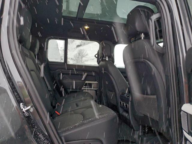 Land Rover Defender 130 X-dynamic Se Image 14