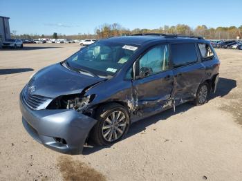  Salvage Toyota Sienna