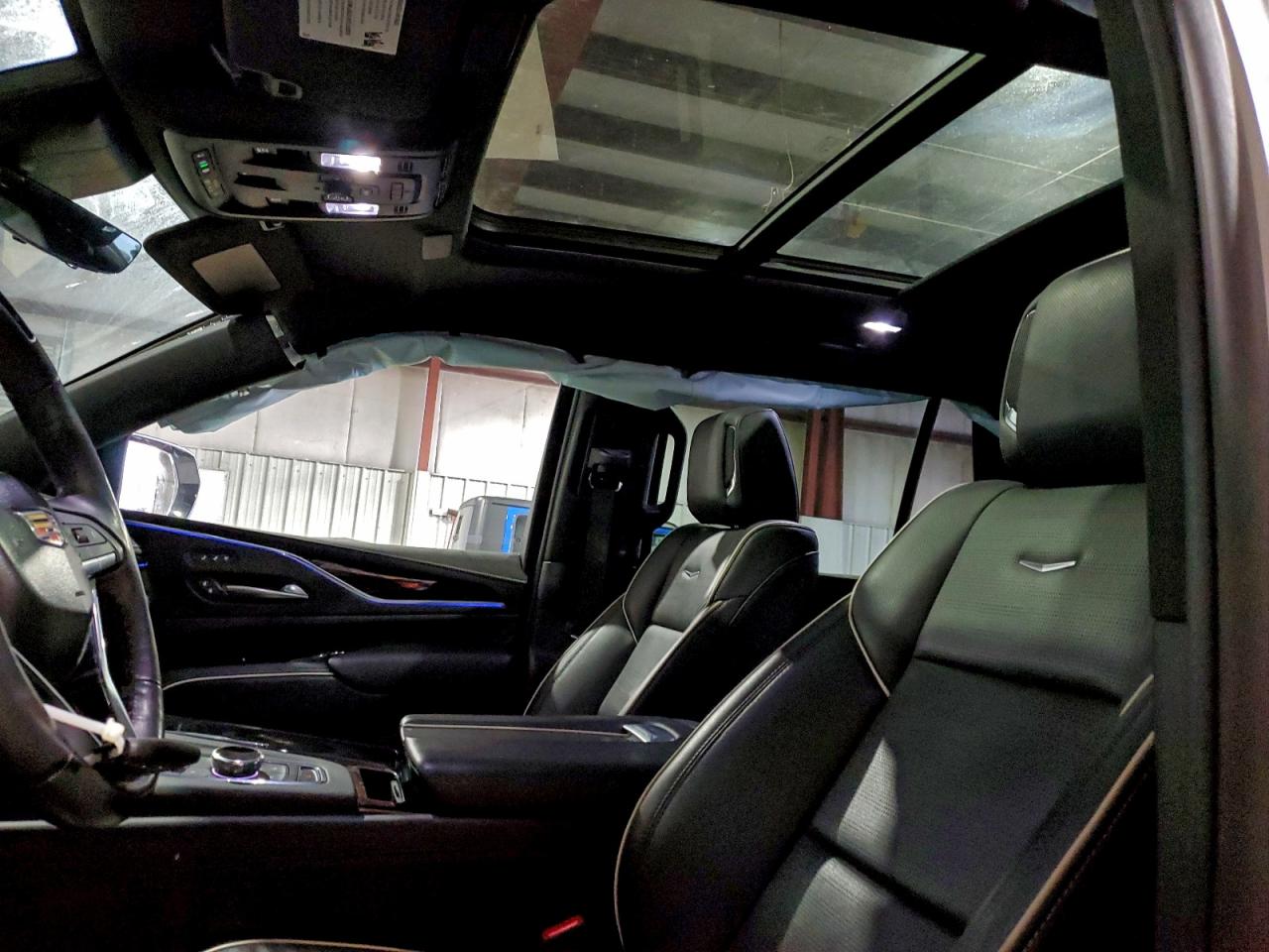 Cadillac Escalade Sport Image 10