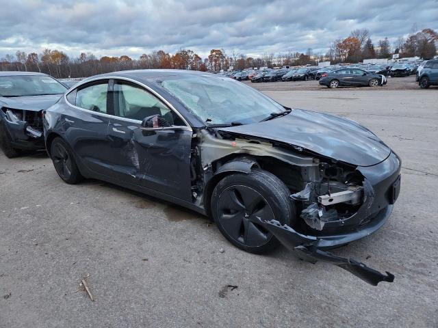 Tesla Model 3 Image 5