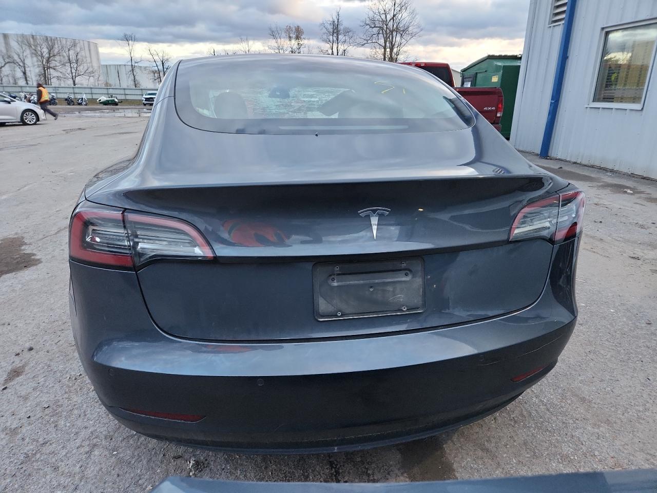 Tesla Model 3 Image 12