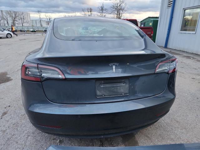 Tesla Model 3 Image 12