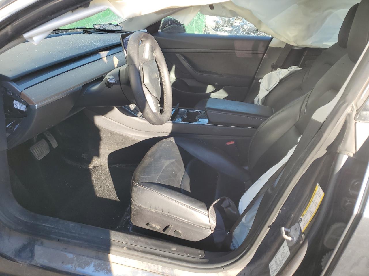 Tesla Model 3 Image 8