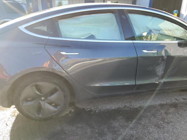 Tesla Model 3 Image 7