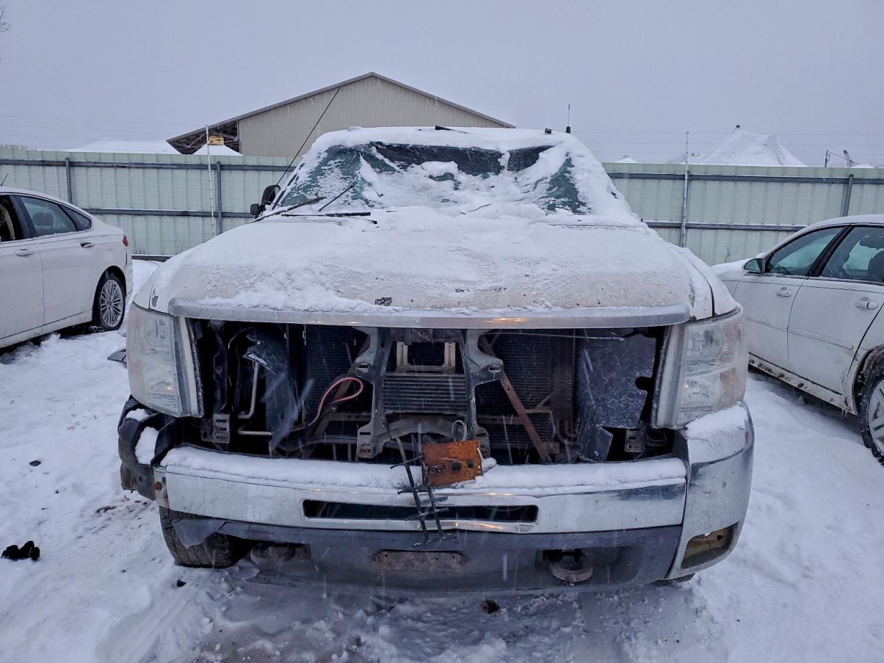 Chevrolet Silverado K3500 Image 4