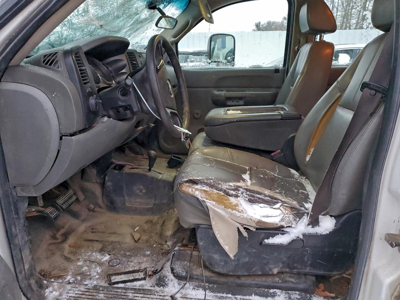 Chevrolet Silverado K3500 Image 12