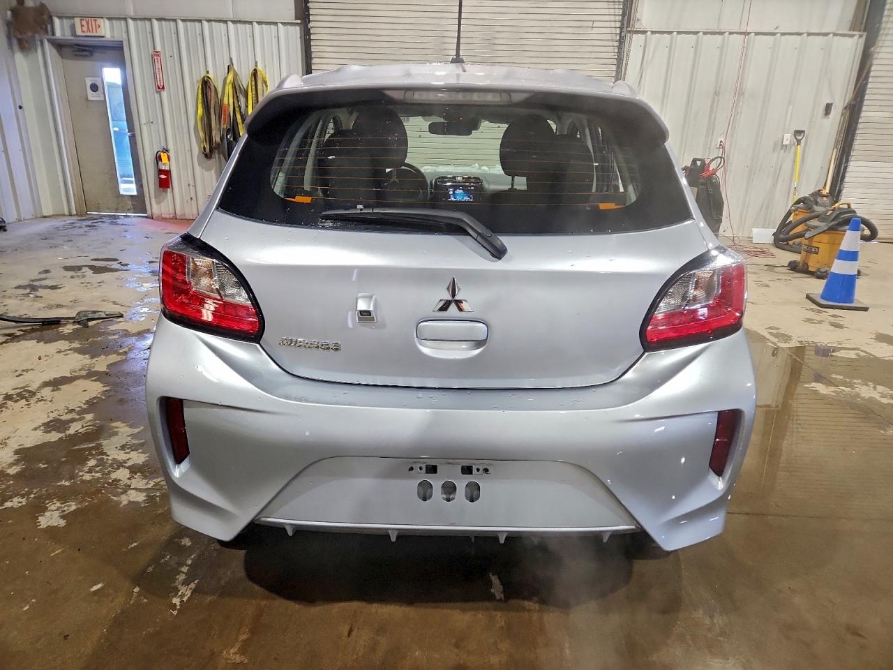 Mitsubishi Mirage Es Image 12