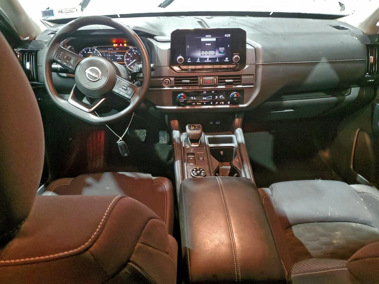 Nissan Pathfinder S Image 7