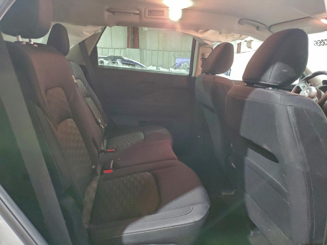 Nissan Pathfinder S Image 13