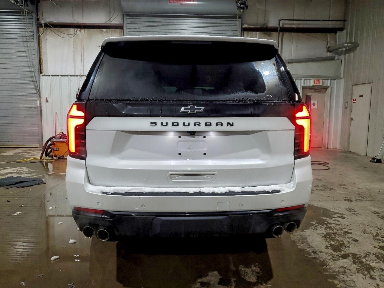 Chevrolet Suburban K1500 Z71 Image 3