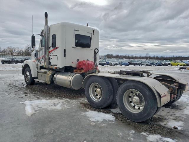 Freightliner 122sd Image 3