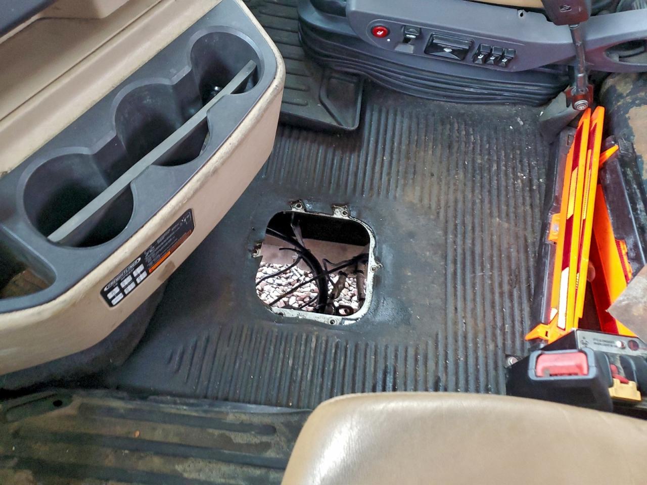 Freightliner 122sd Image 10