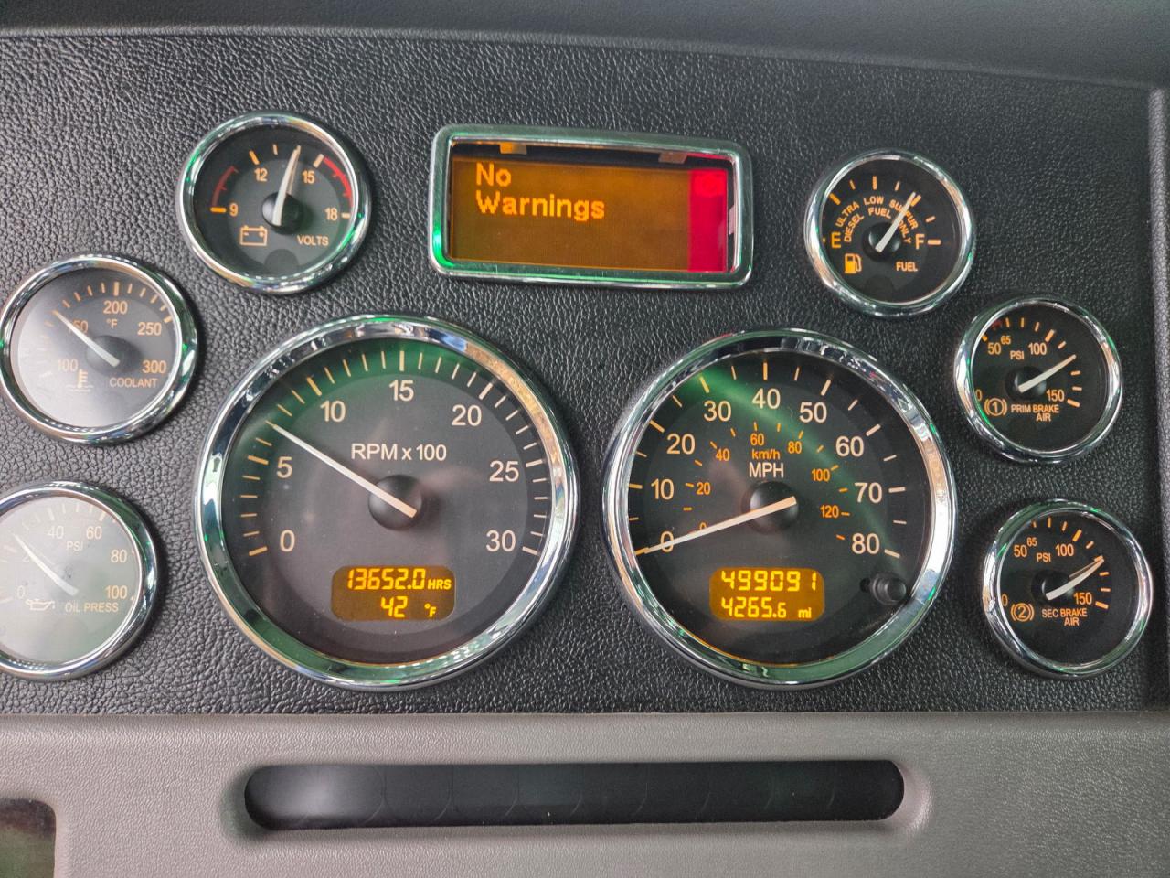 Peterbilt 389 Image 8