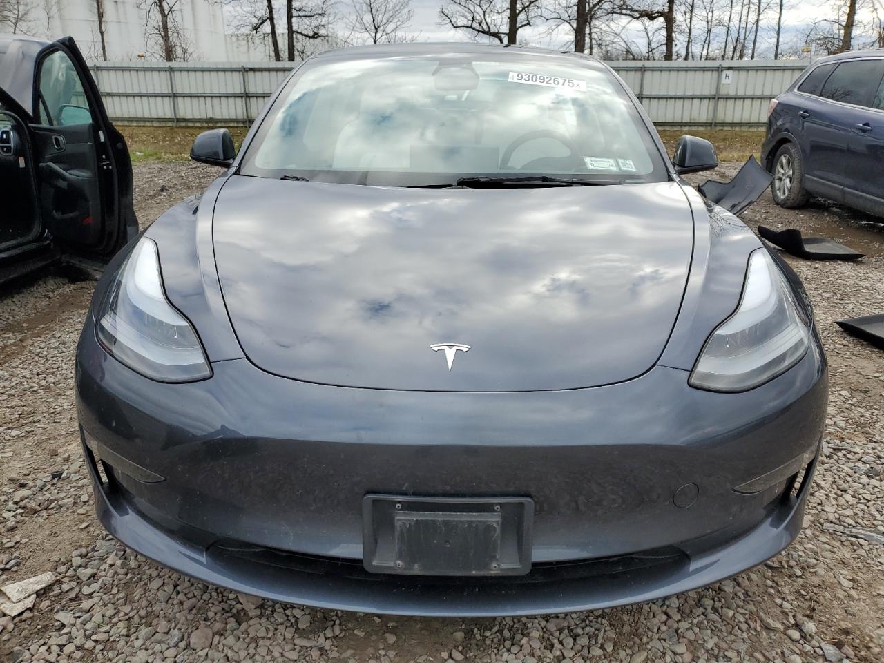 Tesla Model 3 Image 9