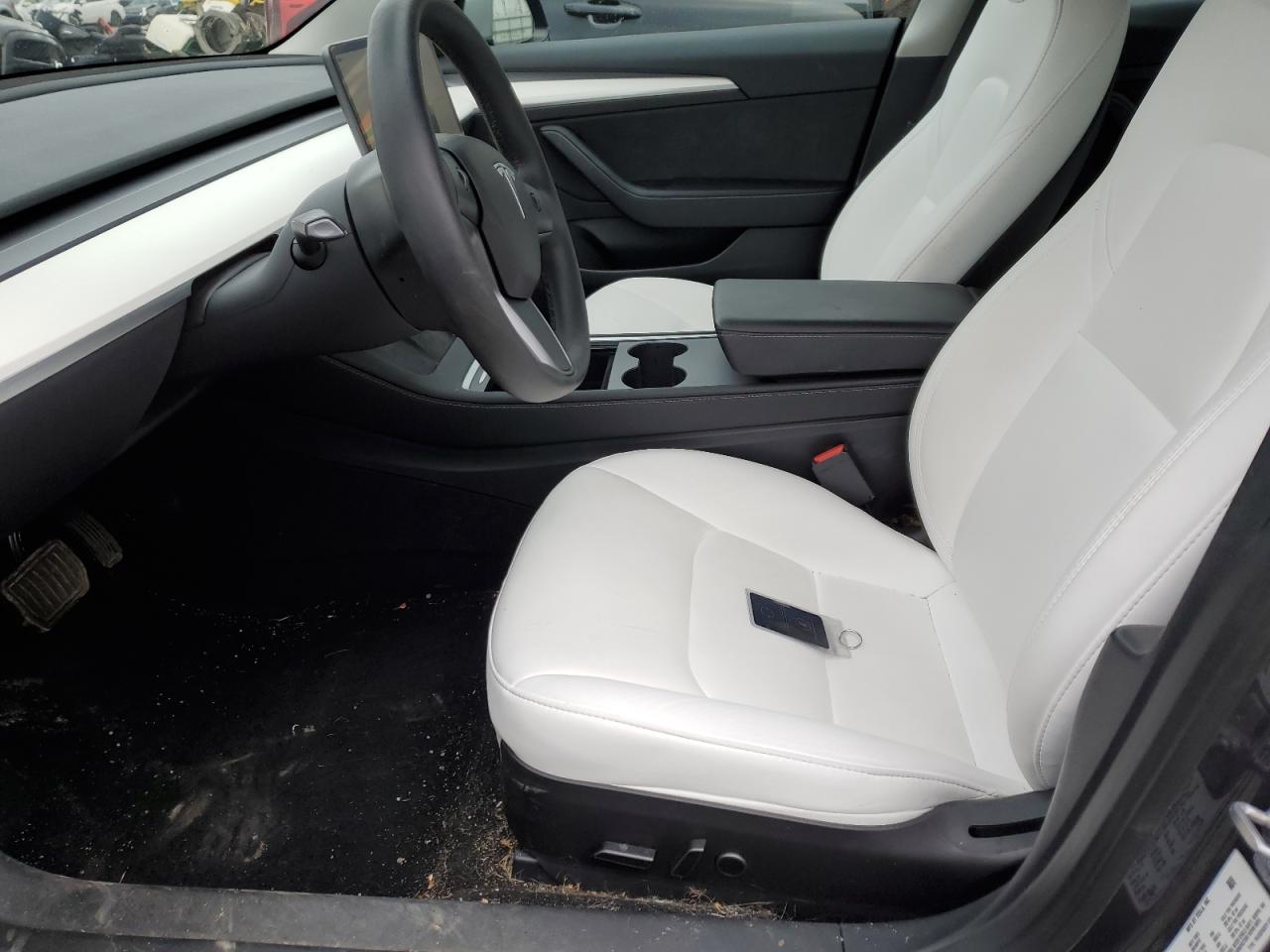 Tesla Model 3 Image 8