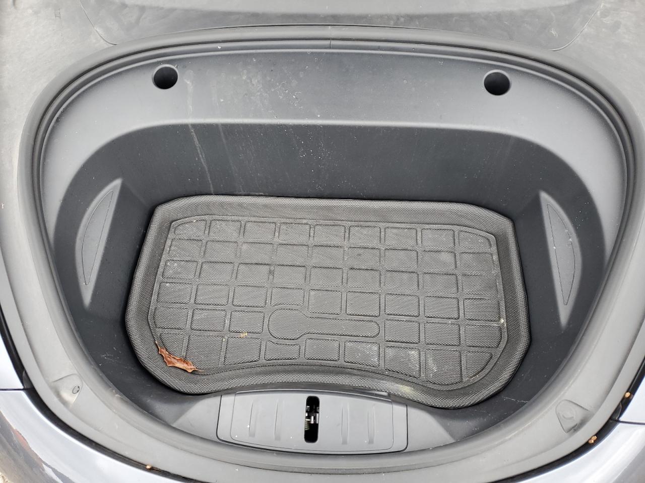 Tesla Model 3 Image 12