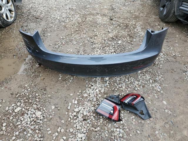 Tesla Model 3 Image 11