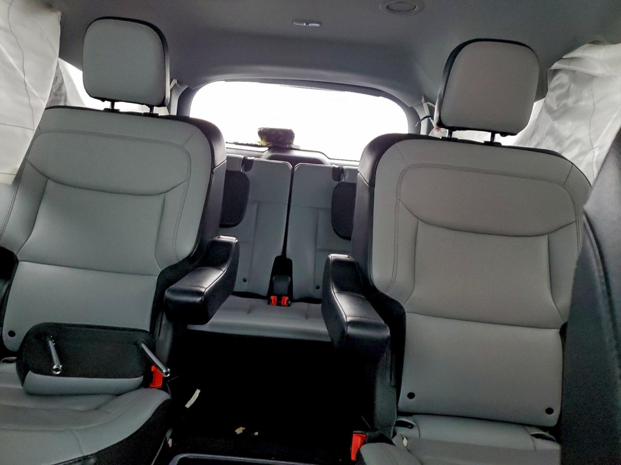 Ford Explorer Xlt Image 10