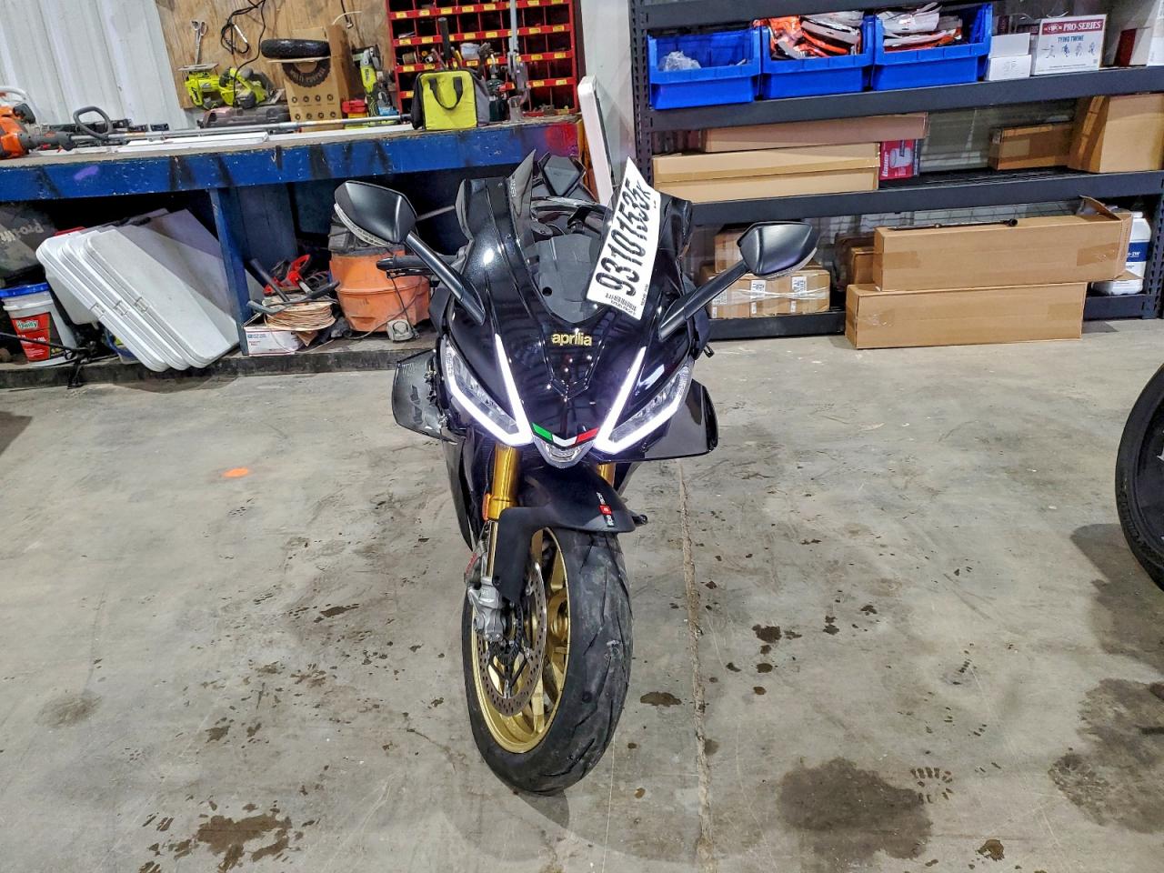 Aprilia RSV4 1100 1100 Factory Image 2