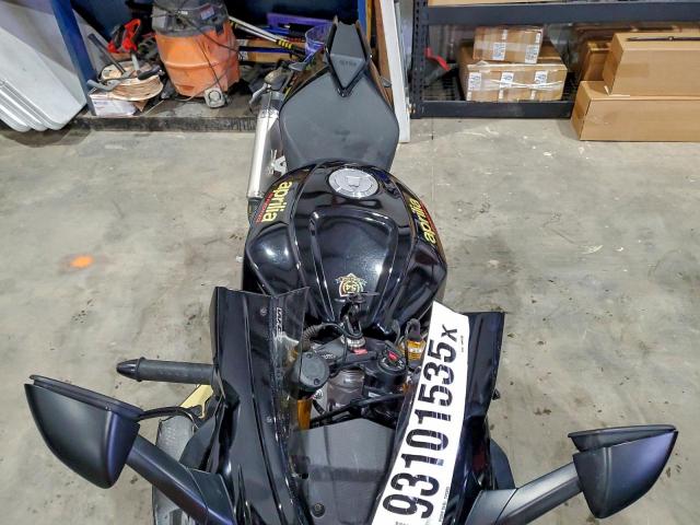 Aprilia RSV4 1100 1100 Factory Image 6