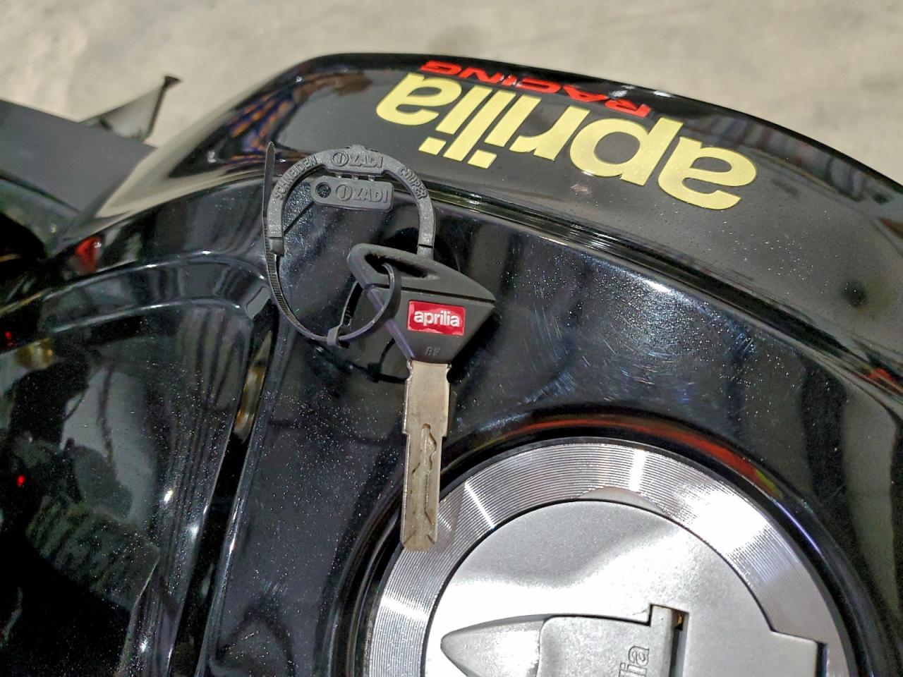 Aprilia RSV4 1100 1100 Factory Image 9