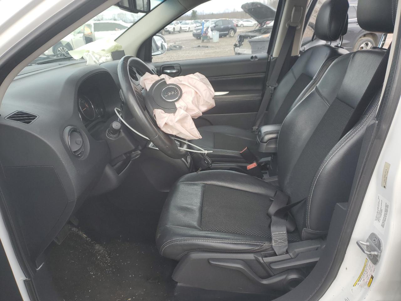 Jeep Compass Latitude Image 14