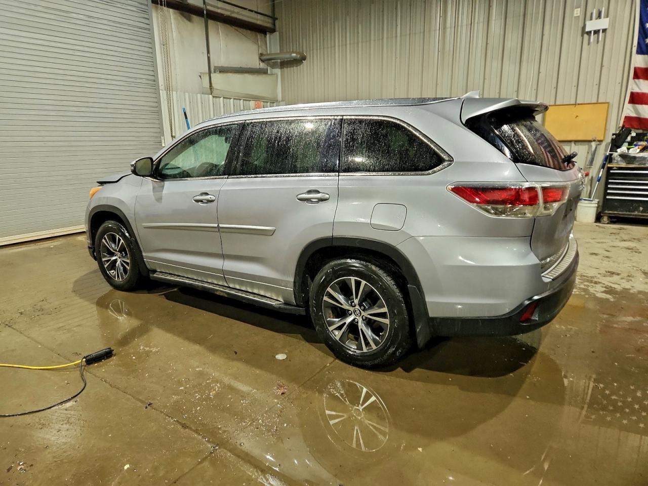 Toyota Highlander Xle Image 2
