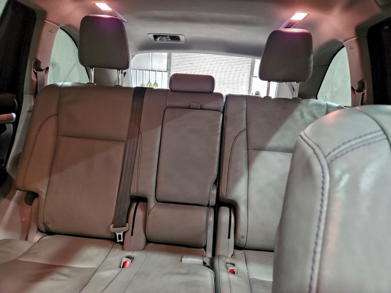 Toyota Highlander Xle Image 8