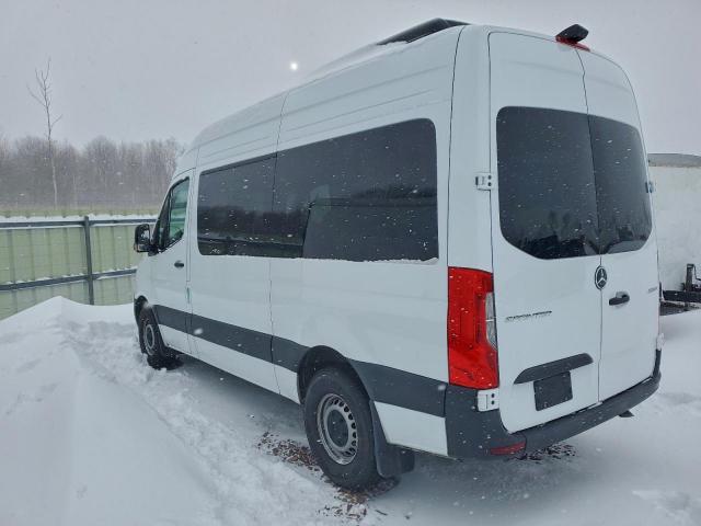 Mercedes-Benz Sprinter 2500 Image 2
