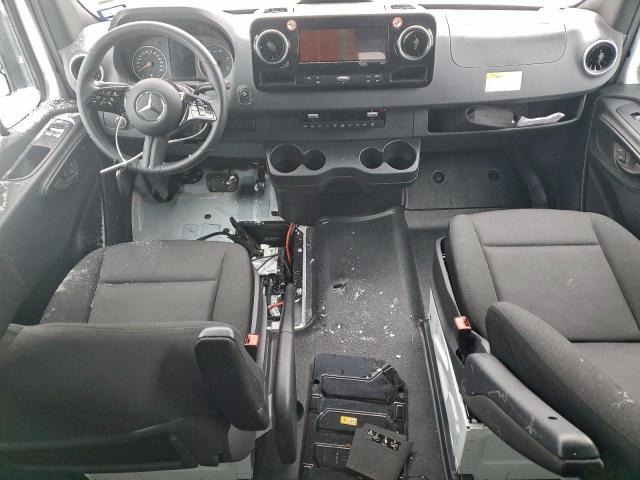 Mercedes-Benz Sprinter 2500 Image 4