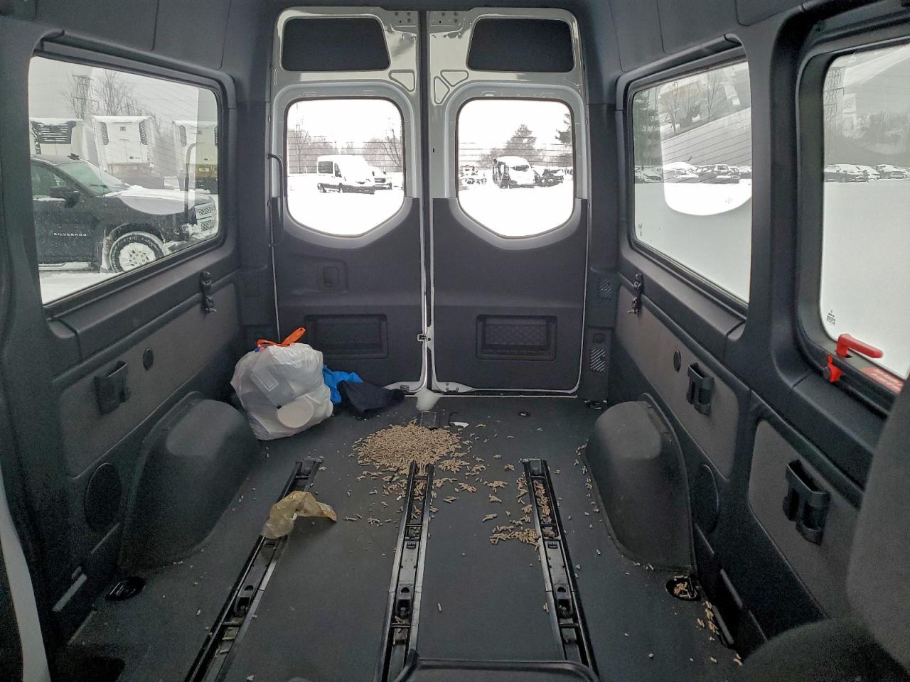 Mercedes-Benz Sprinter 2500 Image 9