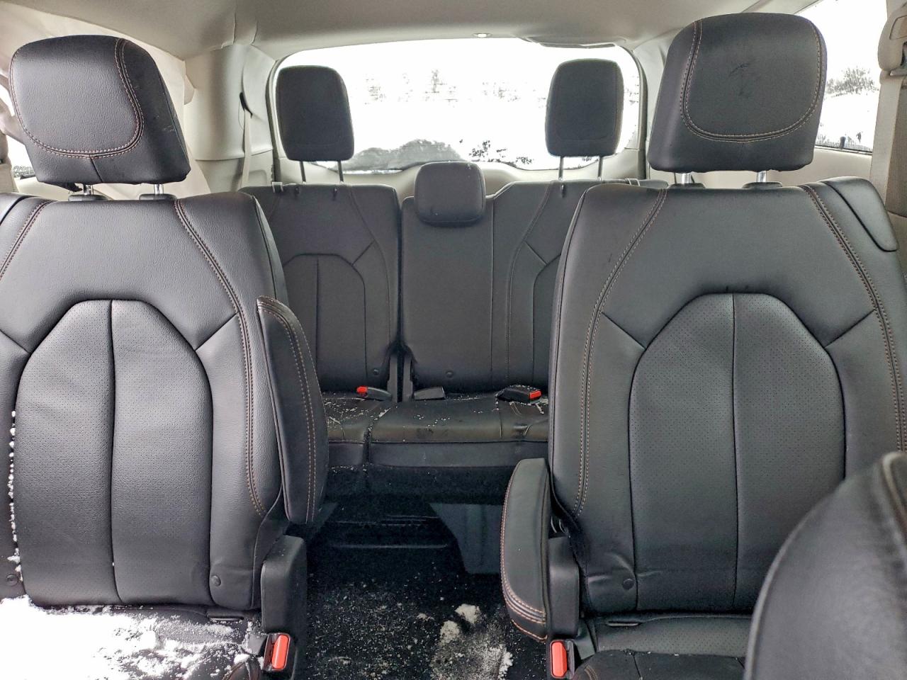 Chrysler Pacifica Touring L Image 10