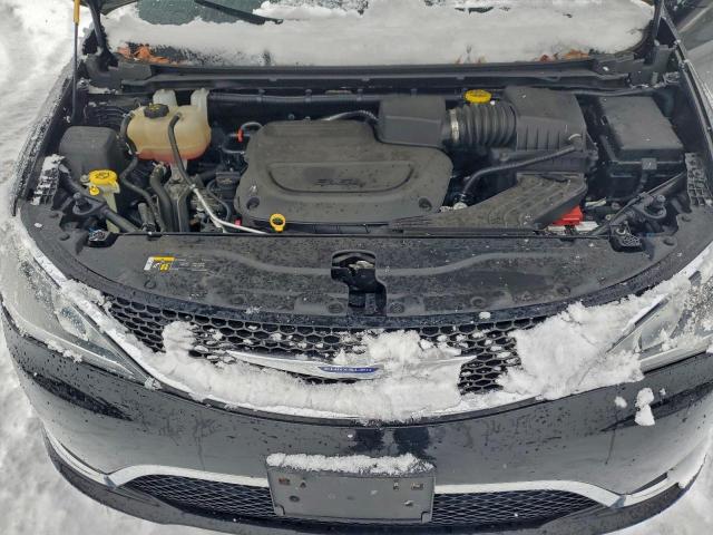 Chrysler Pacifica Touring L Image 7