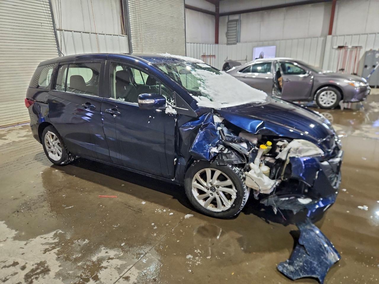 Mazda 5 Sport Image 4