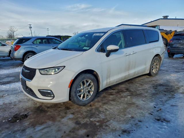  Salvage Chrysler Pacifica