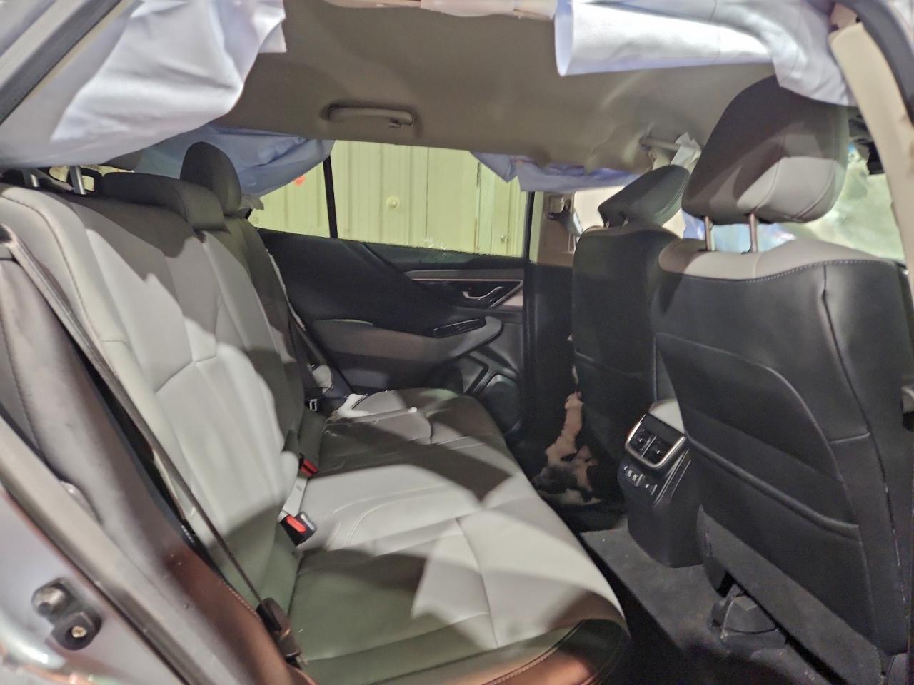 Subaru Outback Limited Image 2