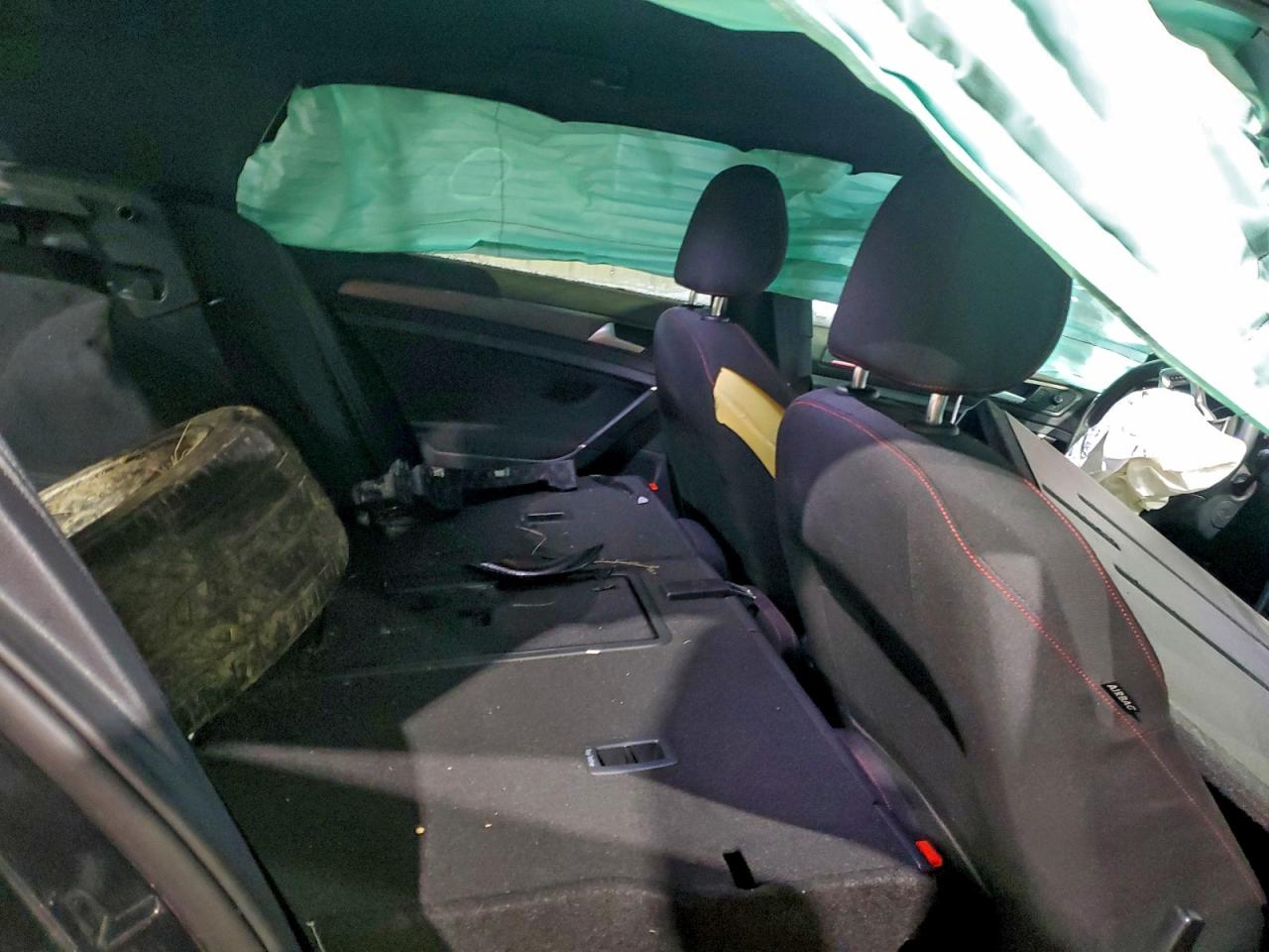 Volkswagen GTI S Image 2