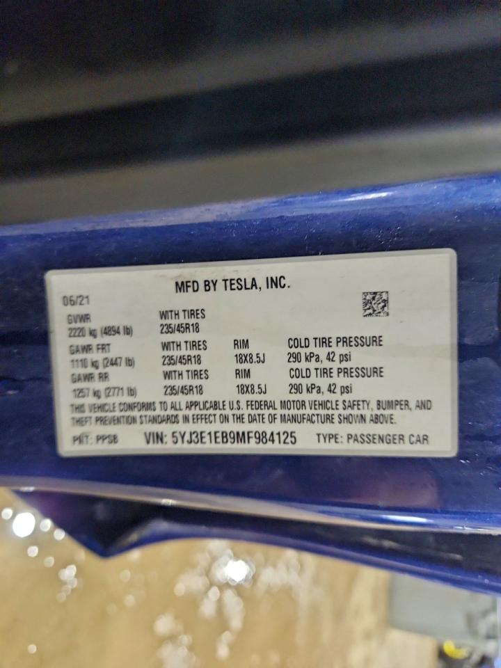 Tesla Model 3 Image 8