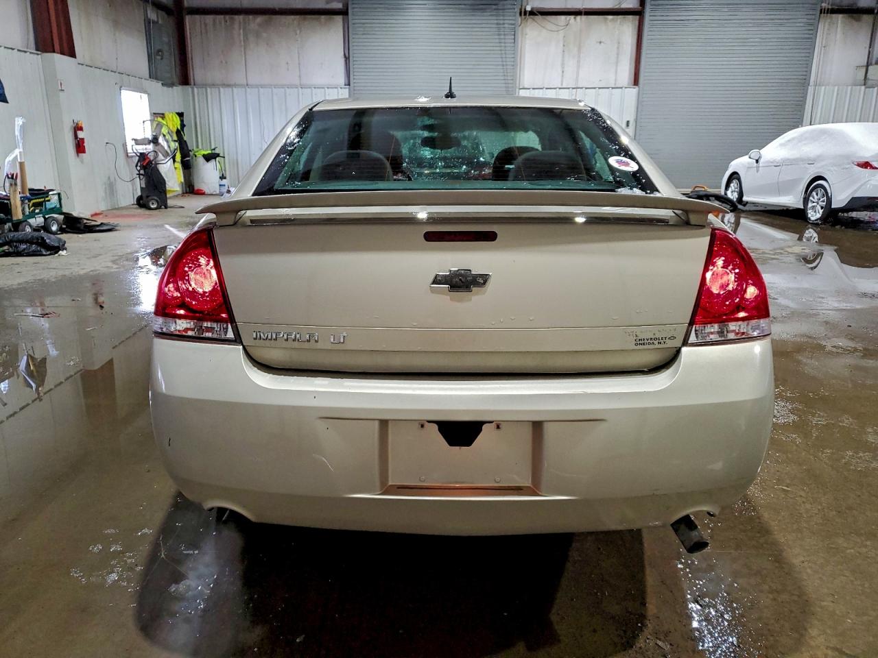 Chevrolet Impala Lt Image 11