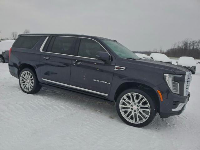 GMC Yukon Denali Image 11