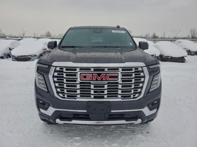 GMC Yukon Denali Image 3