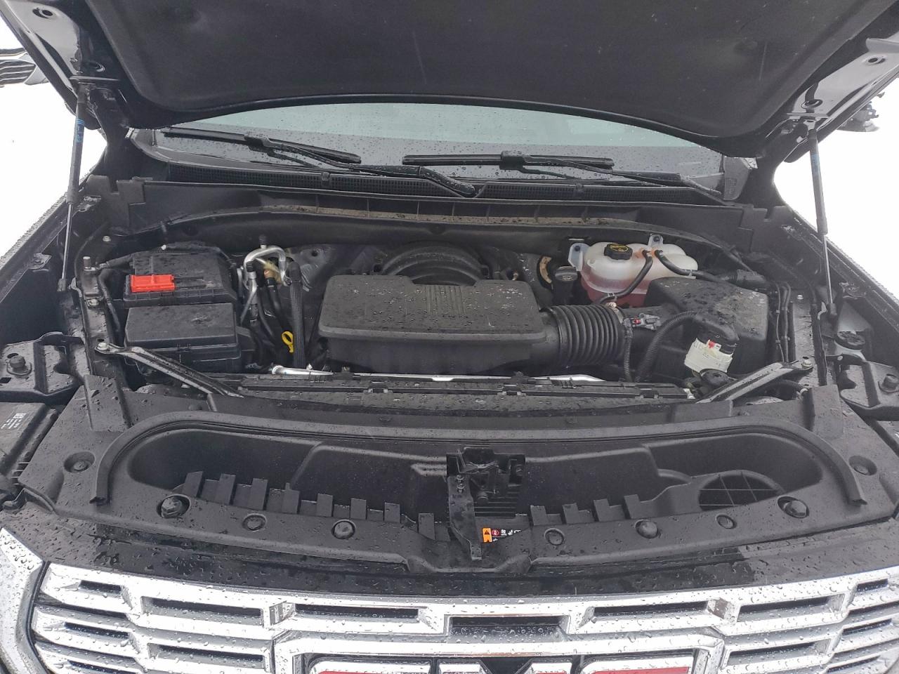 GMC Yukon Denali Image 9