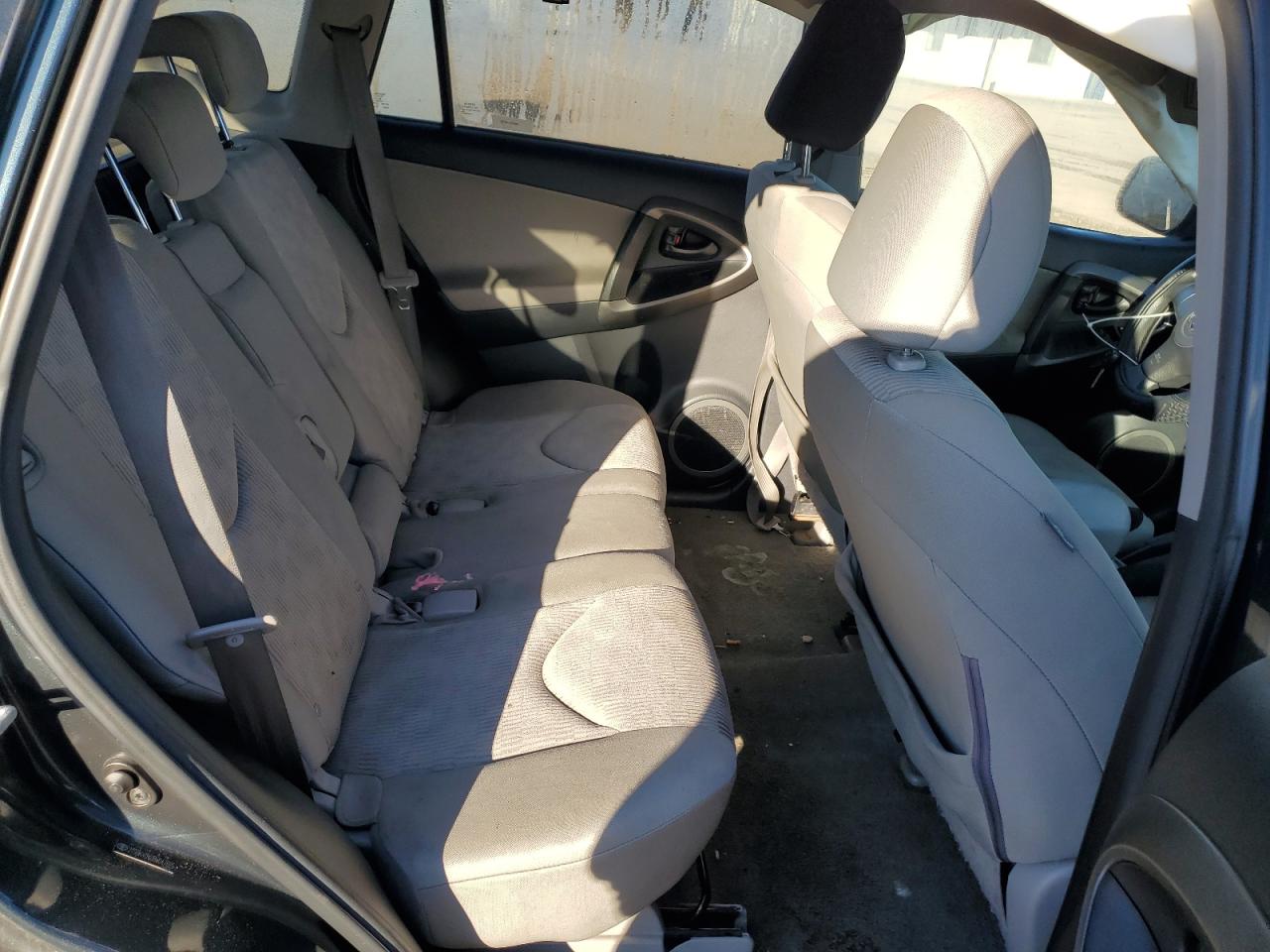 Toyota RAV4 Image 13