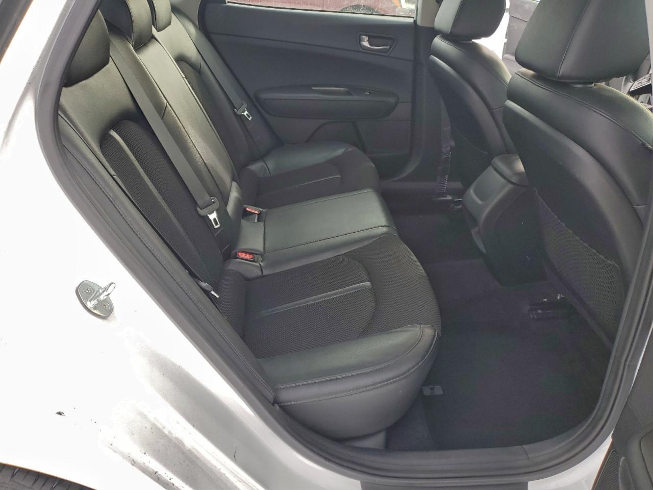 Kia Optima Lx Image 7