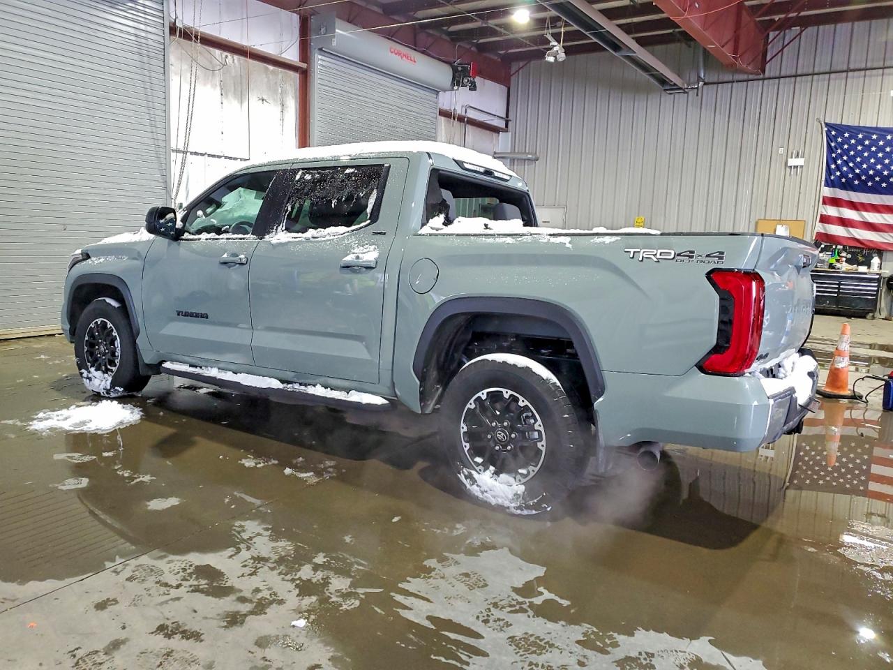 Toyota Tundra Crewmax Sr Image 2