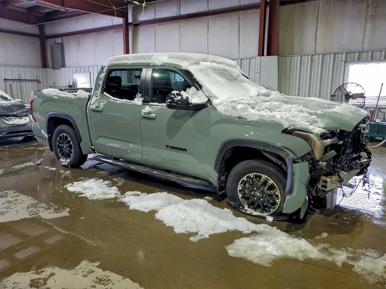 Toyota Tundra Crewmax Sr Image 3